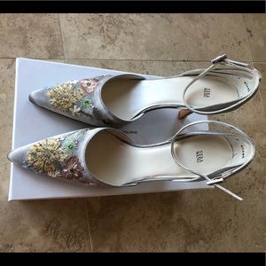 NEW Vera Wang pointed heels